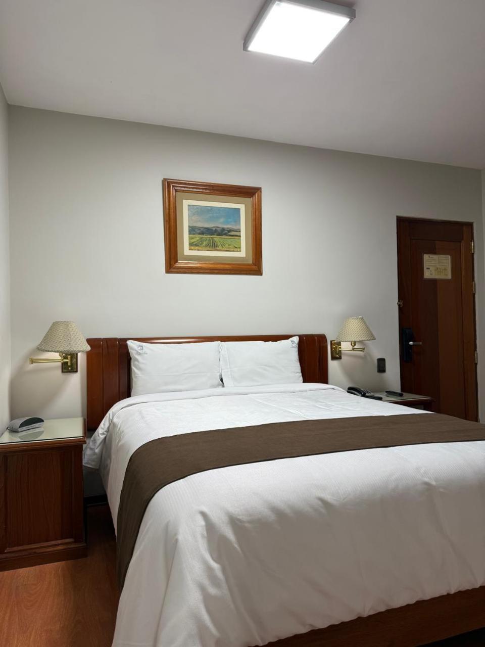 Gran Hotel Continental Кахамарка Экстерьер фото